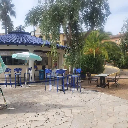 T2 Climatisé Avec Piscine, Proche Plage, Port, Commerces Et Parking Privé - Fr-1-768-15