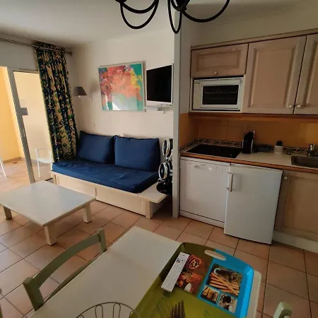 T2 Climatisé Avec Piscine, Proche Plage, Port, Commerces Et Parking Privé - Fr-1-768-15 Les Issambres